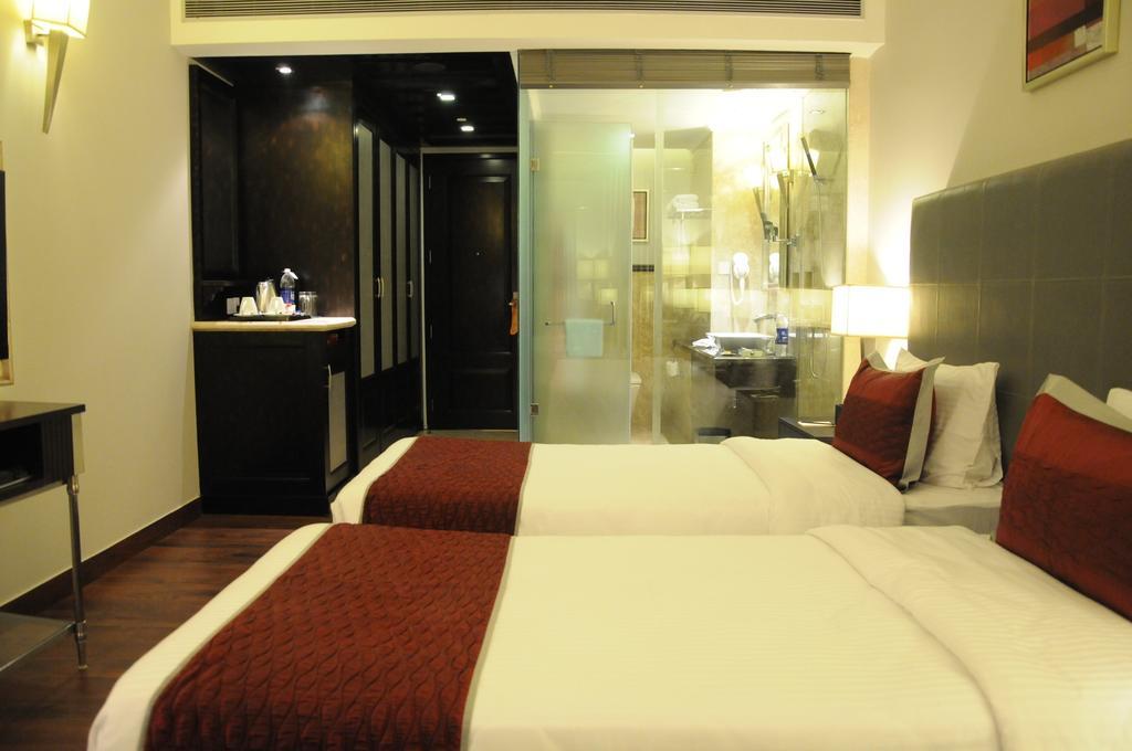 The Pllazio Hotel Gurgaon Exterior photo