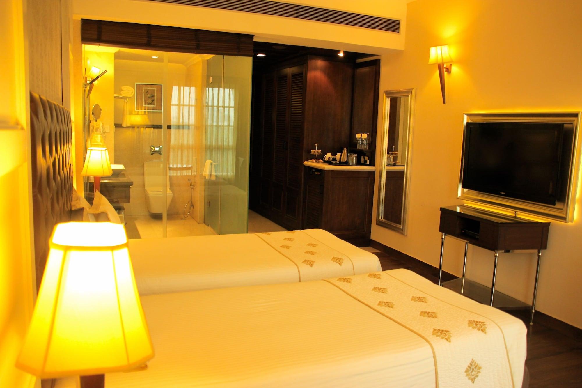 The Pllazio Hotel Gurgaon Exterior photo