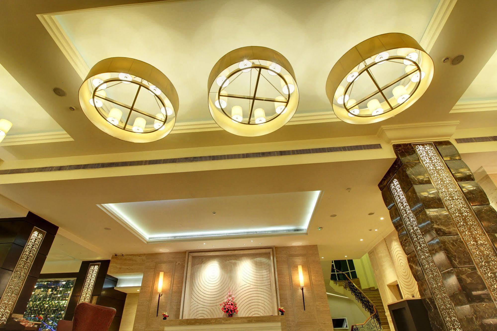 The Pllazio Hotel Gurgaon Exterior photo