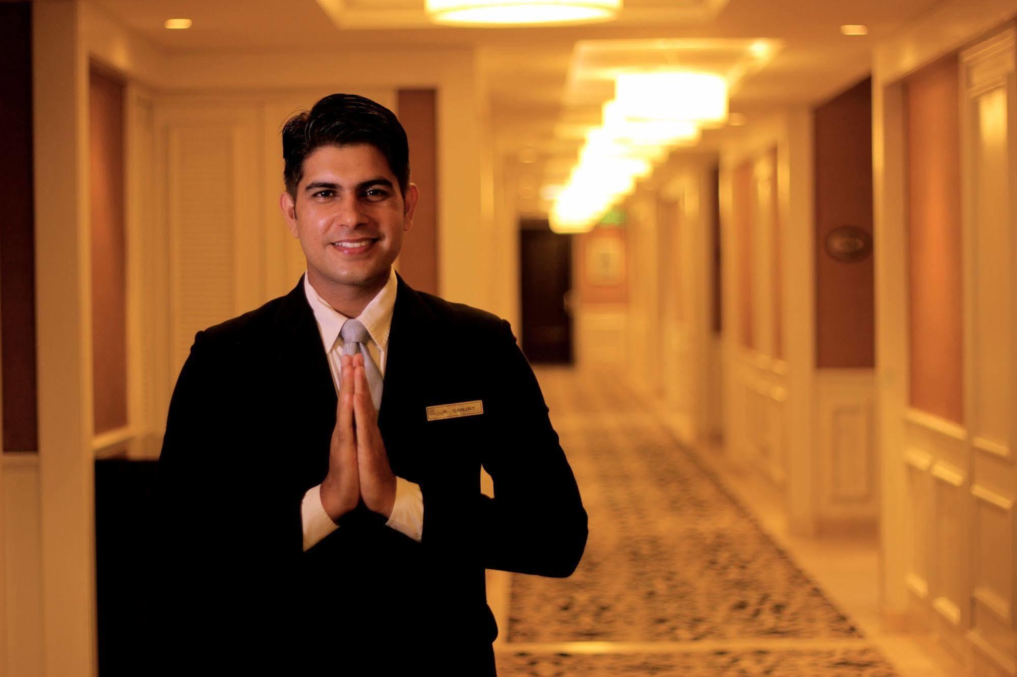 The Pllazio Hotel Gurgaon Exterior photo