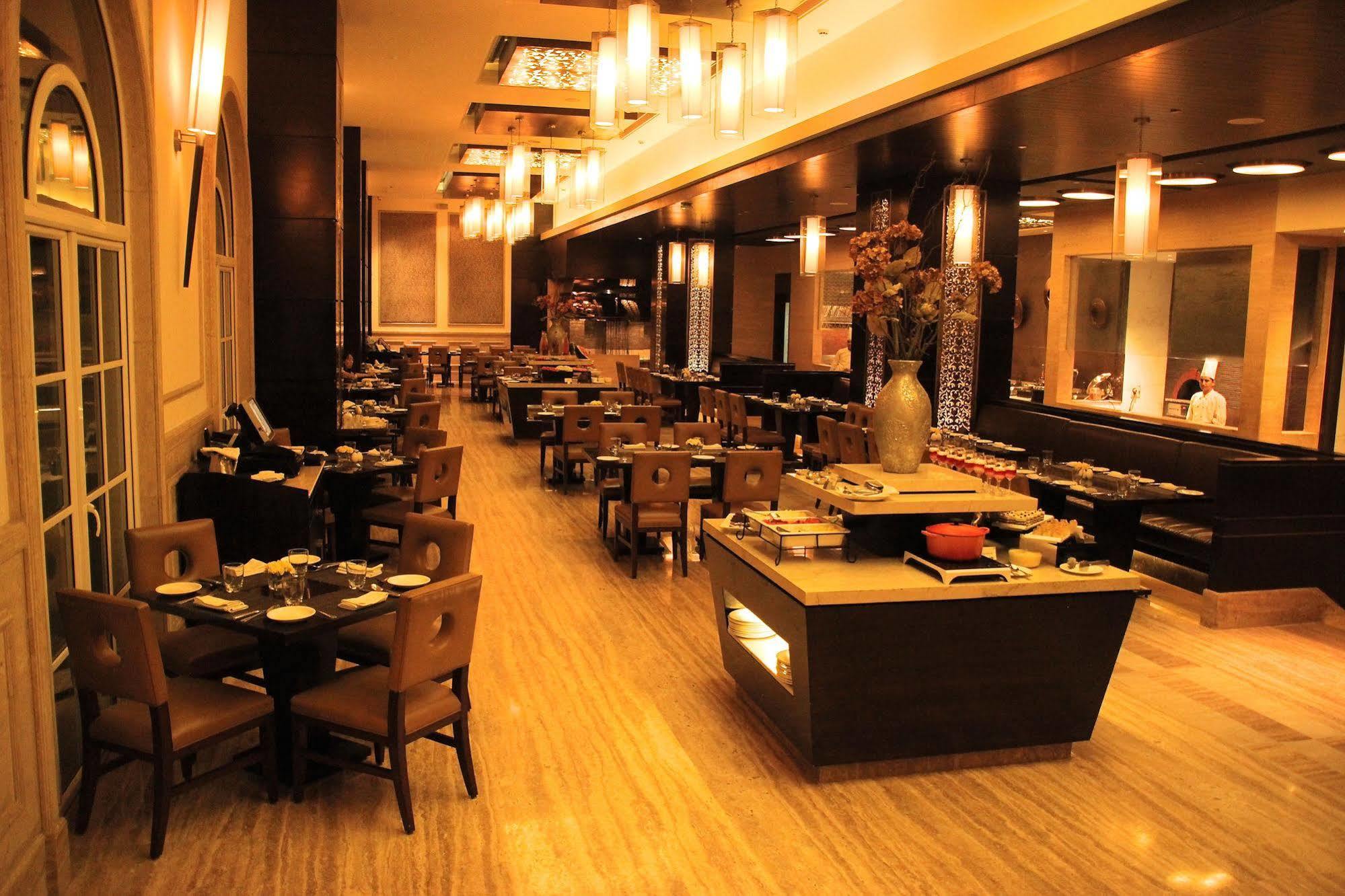 The Pllazio Hotel Gurgaon Exterior photo